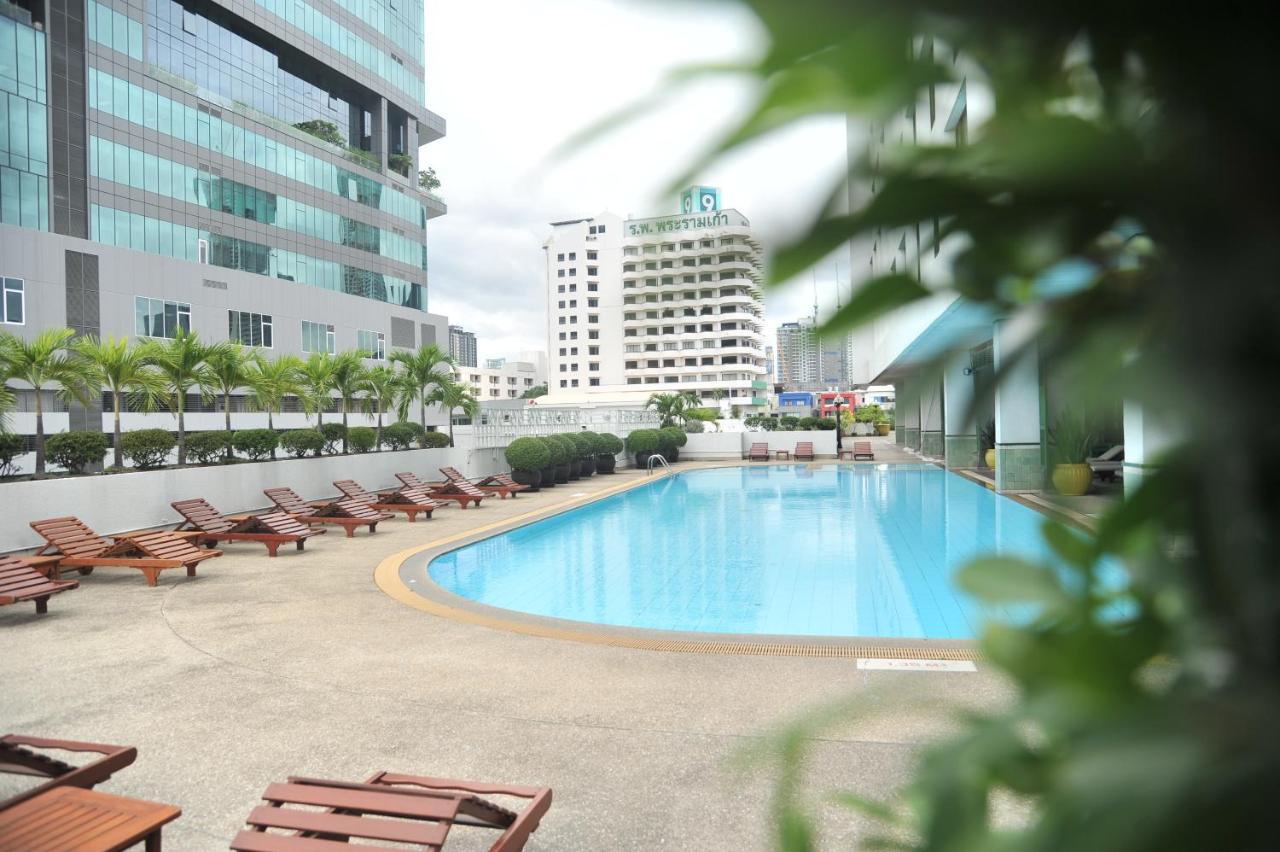 Golden Tulip Sovereign Hotel Banguecoque Exterior foto