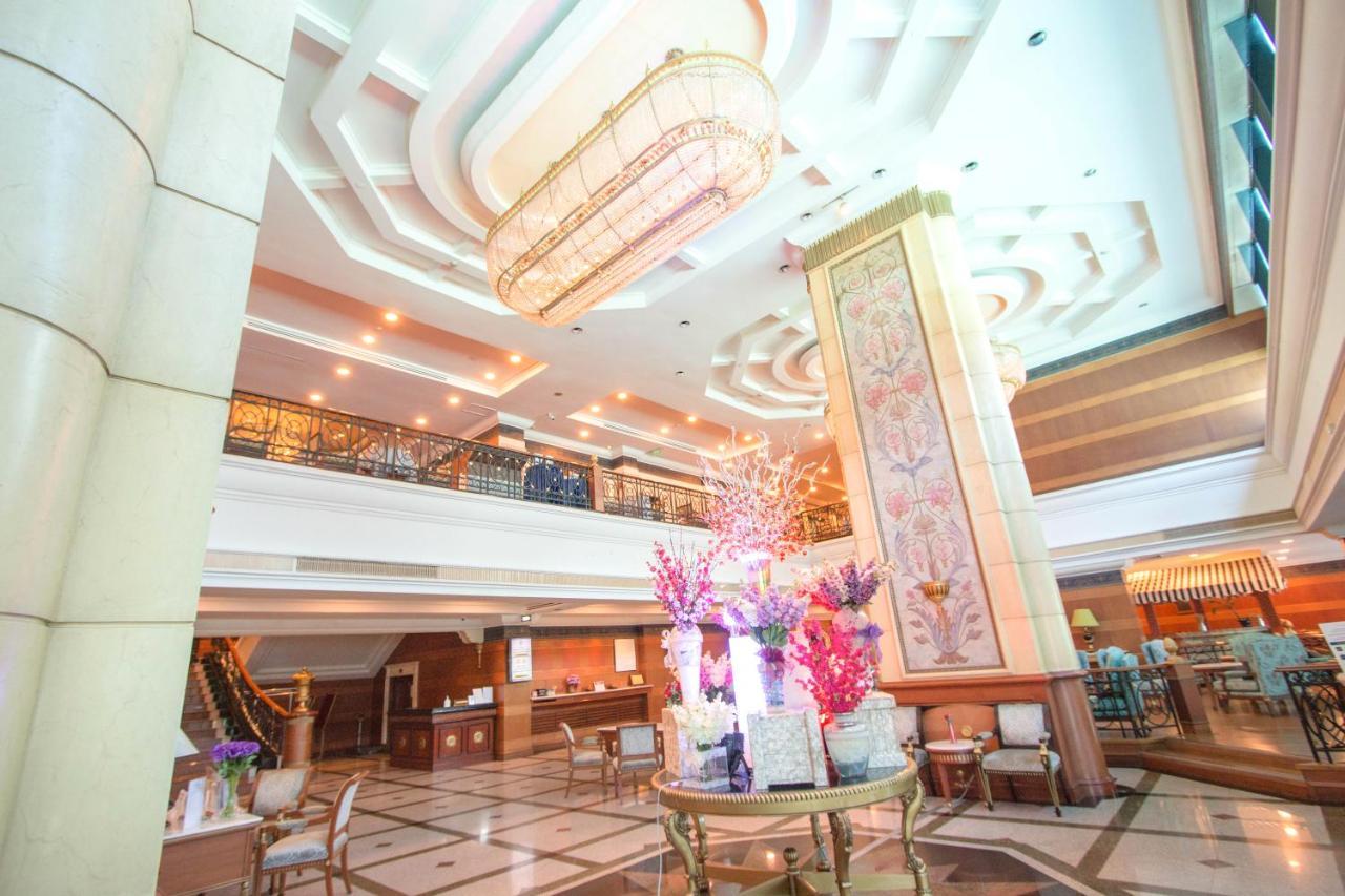 Golden Tulip Sovereign Hotel Banguecoque Exterior foto