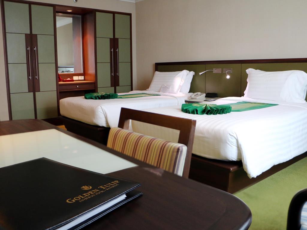 Golden Tulip Sovereign Hotel Banguecoque Exterior foto