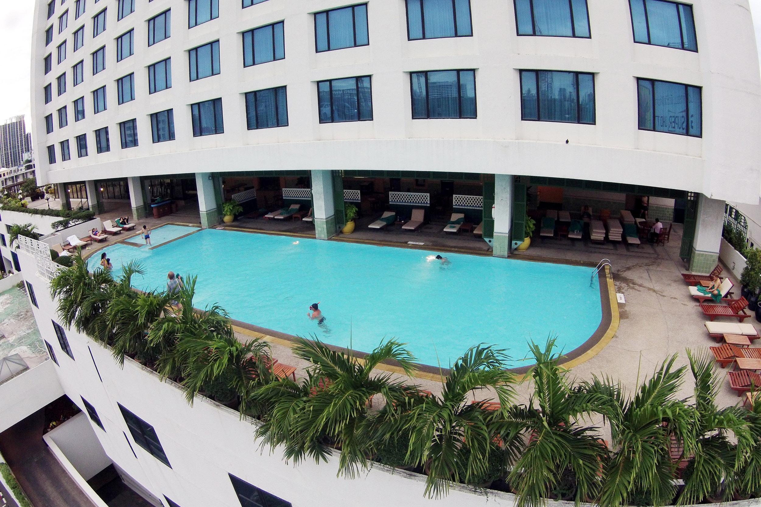 Golden Tulip Sovereign Hotel Banguecoque Exterior foto