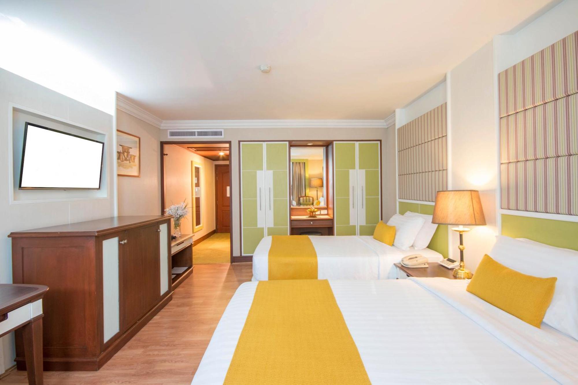 Golden Tulip Sovereign Hotel Banguecoque Exterior foto