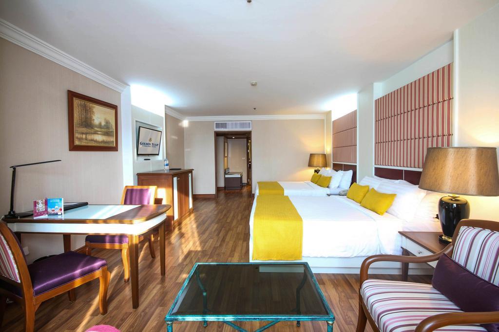 Golden Tulip Sovereign Hotel Banguecoque Exterior foto