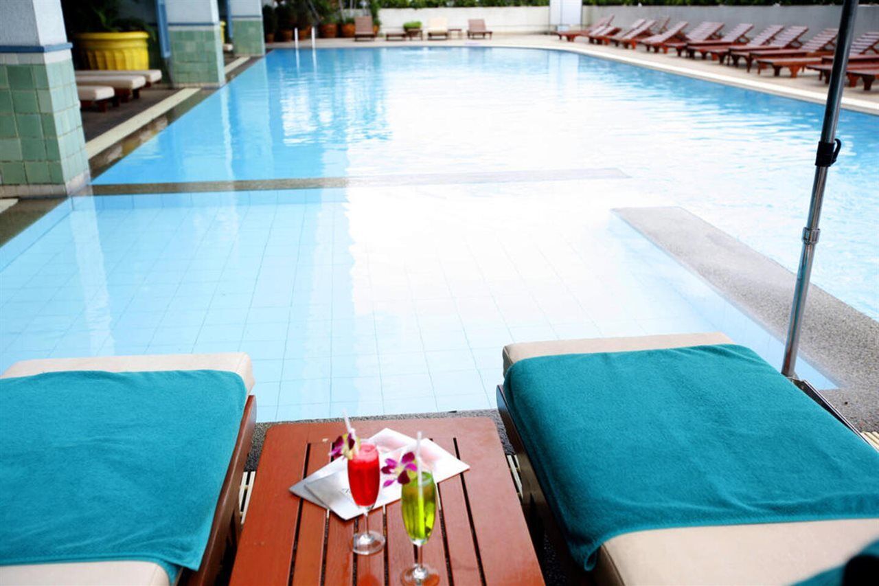 Golden Tulip Sovereign Hotel Banguecoque Exterior foto